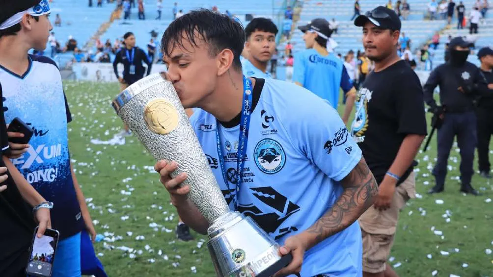 La Jaiba Brava festejó frente a su gente