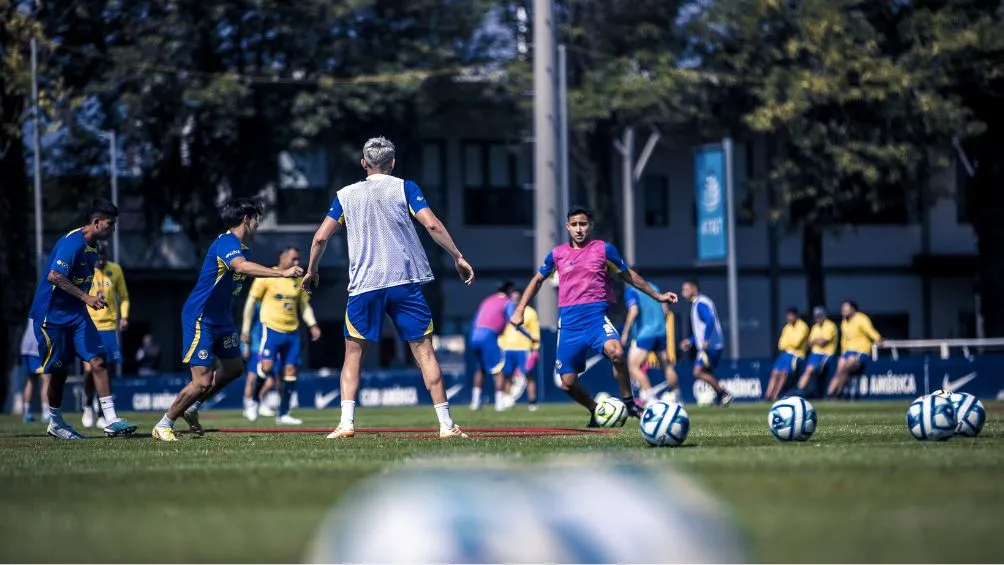El conjunto azulcrema calienta motores para el Clásico Nacional