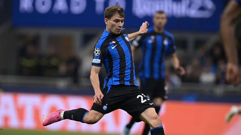 Nicolo Barella durante el encuentro ante el Milan