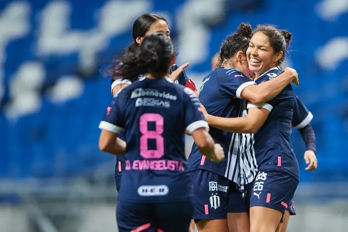 Rayadas se llevó el liderato