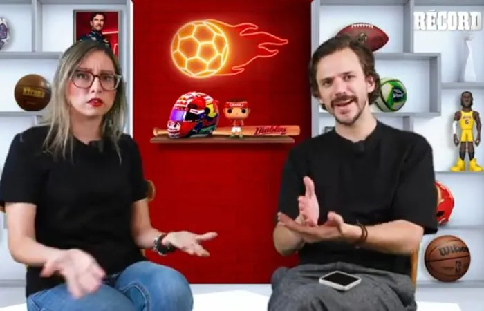 Mariana Martínez y Juanito Jicamas en el podcast "Los Maletas del Deporte"