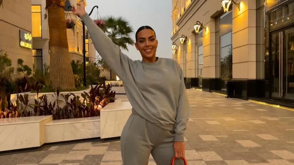 @georginagio La modelo feliz ante la cámara