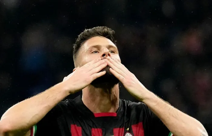 Olivier Giroud celebrando un gol ante la Sampdoria