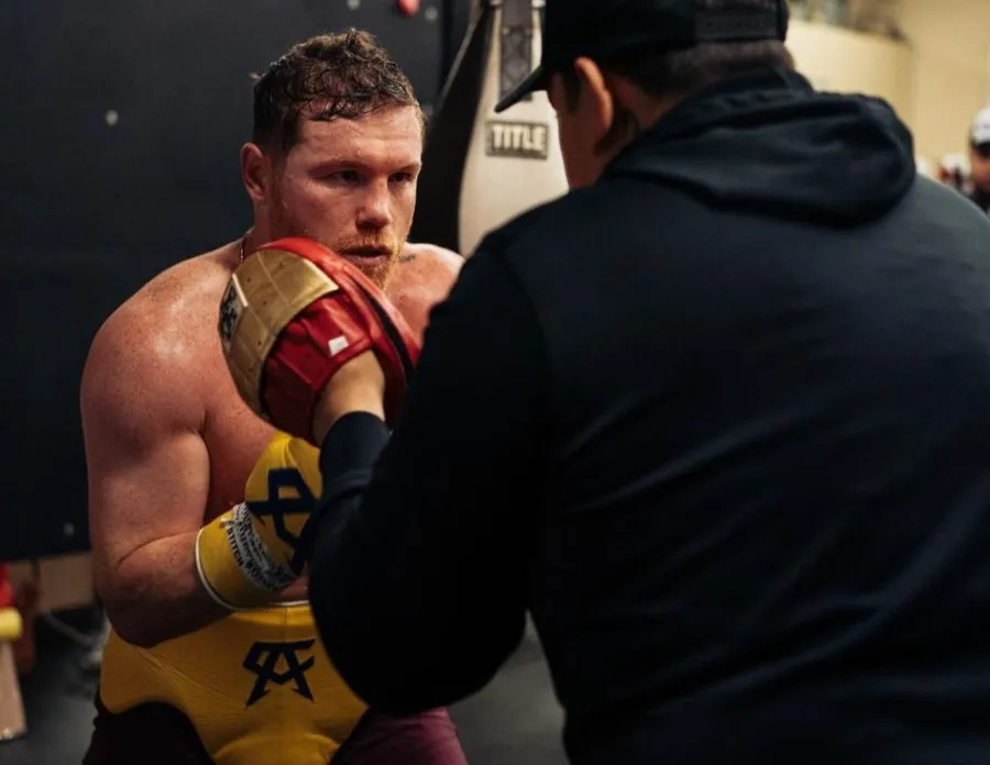 Saúl Álvarez en iuin entrenamiento con el Canelo Team