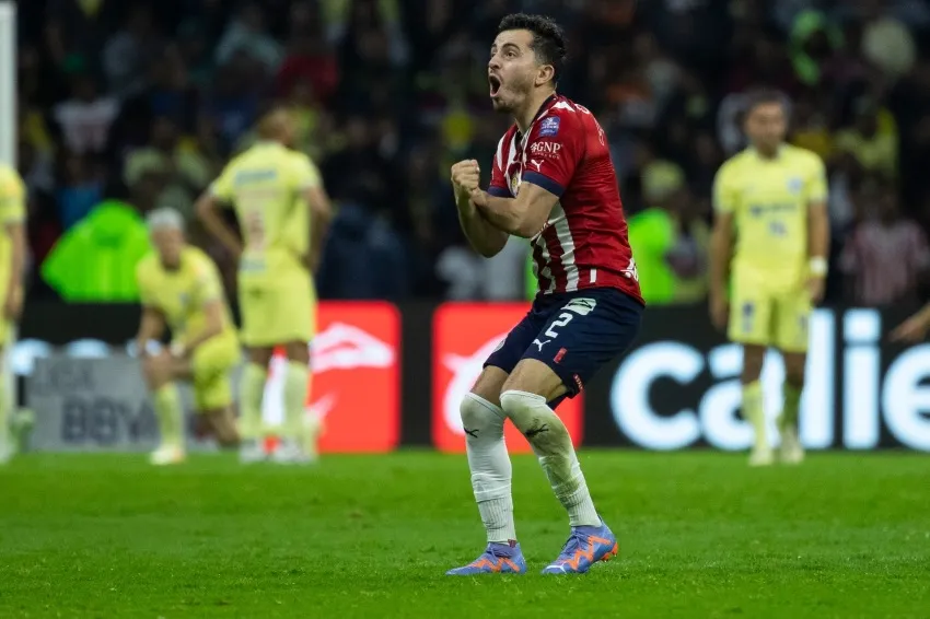 Mozo en celebración de gol