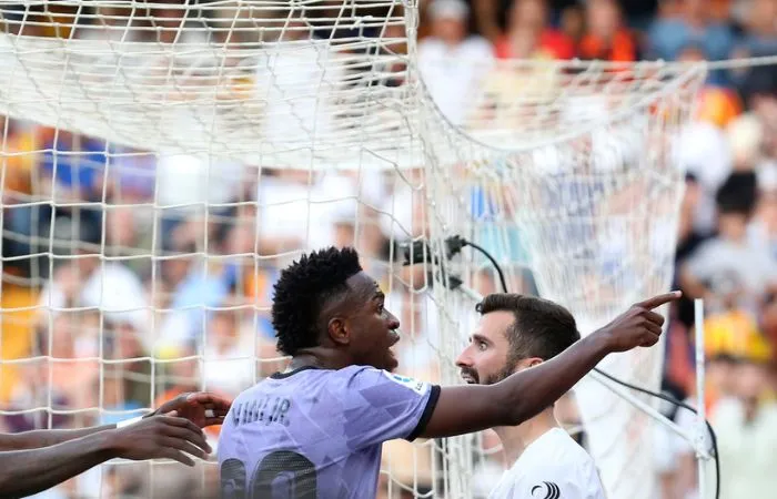 Vinicius denundiando al fanático que le dijo insultos racistas