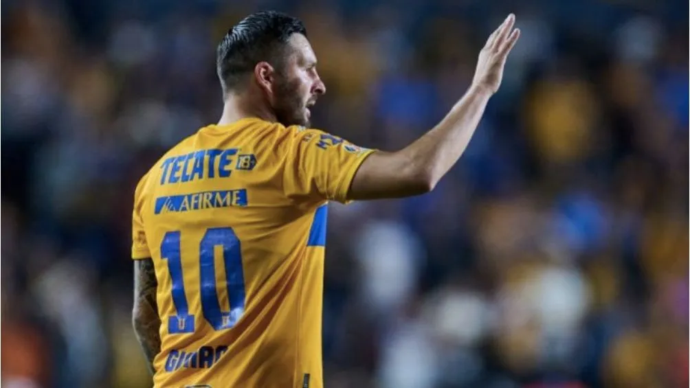 Gignac celebra un gol con Tigres