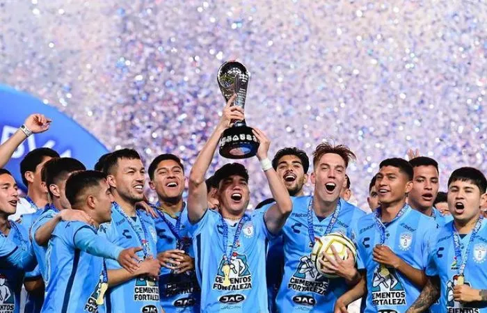 INSTAGRAM: @kevinalvarez_c Kevin Álvarez campeón con Pachuca
