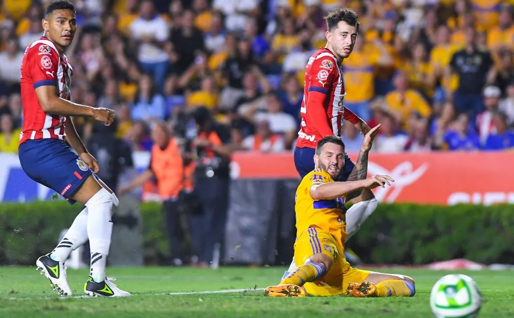 Tiba Sepúlveda lidera la defensa de Chivas