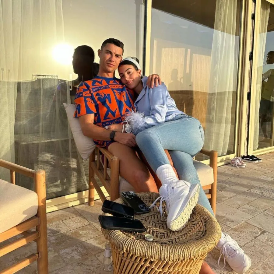 INSTAGRAM: @georginagio Cristiano Ronaldo y Georgina Rodríguez en su casa