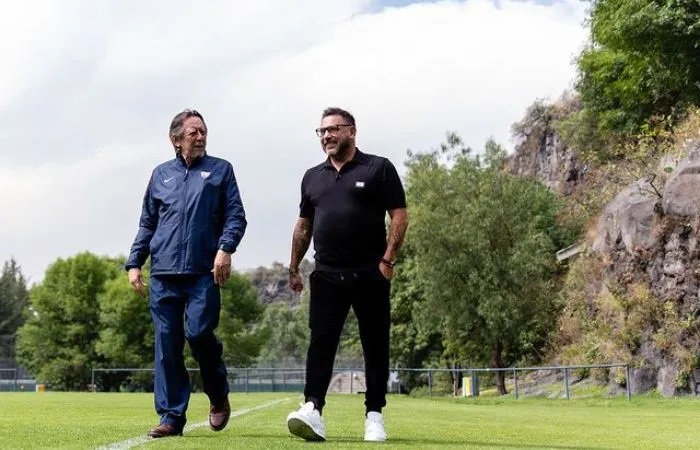 INSTAGRAM: @pumasmx Leopoldo Silva y Antonio Mohamed en Cantera