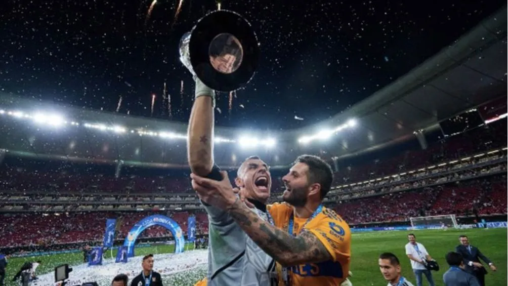 Tigres celebra el campeonato en el Akron