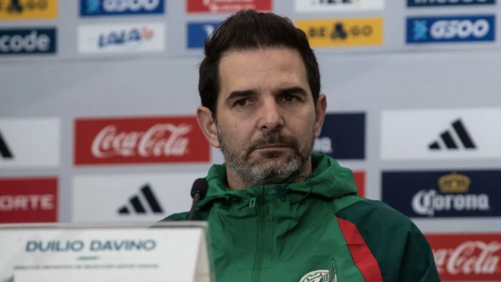 MIGUEL PONTÓN Davino durante su presentación en el CAR