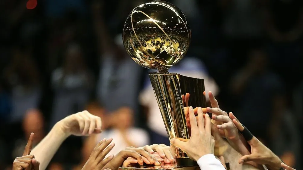El trofeo Larry O'Brien es el más deseado en la NBA