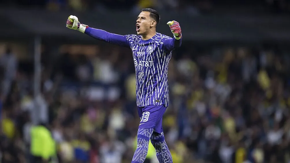 MEXSPORT Malagón en un partido con América