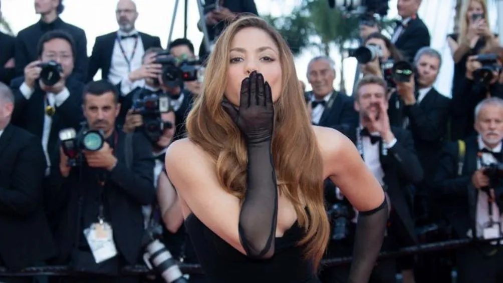 AP Shakira en una alfombra roja