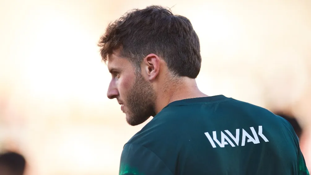 Santiago Giménez previo a un partido con el Tri