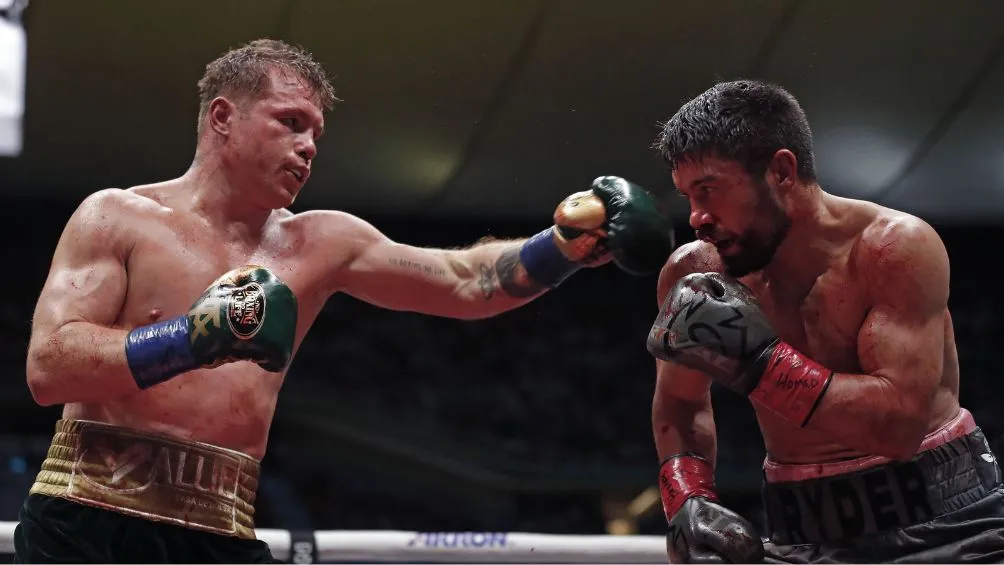 Canelo enfrentando a John Ryder