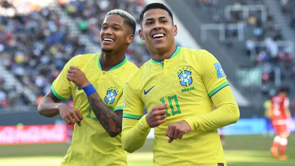 Brasil sigue con gran paso a los cuartos de final