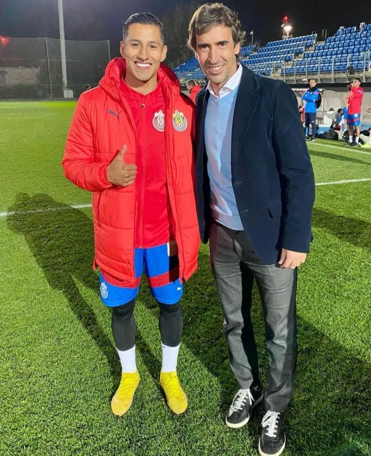 Carlos Cisneros con Raúl en Valdebebas