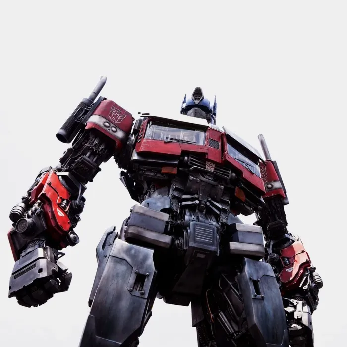 Figura de Optimus Prime en la Ciudad de México