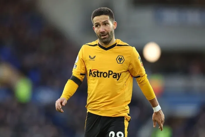 Joao Moutinho durante un juego de los Wolves