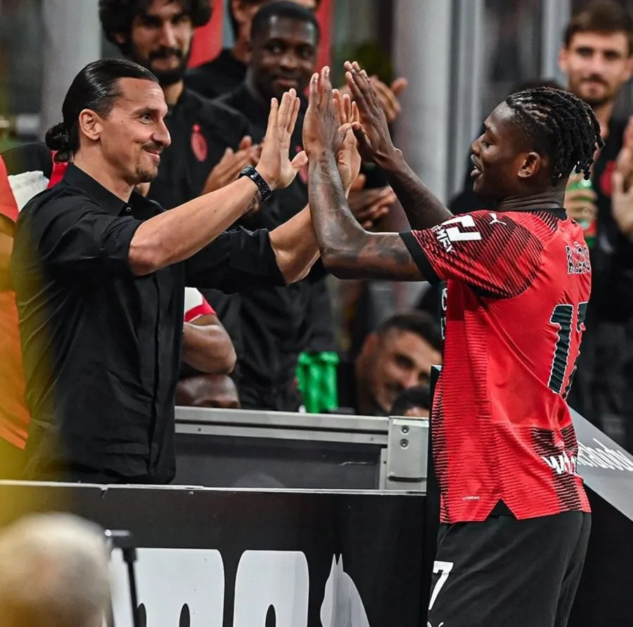 Rafael Leao le dedicó su gol a Zlatan