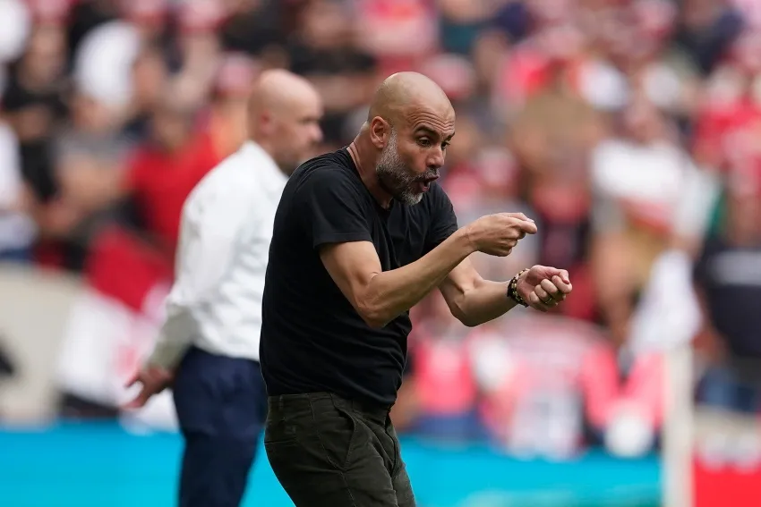 Pep Guardiola en un partido del Manchester City