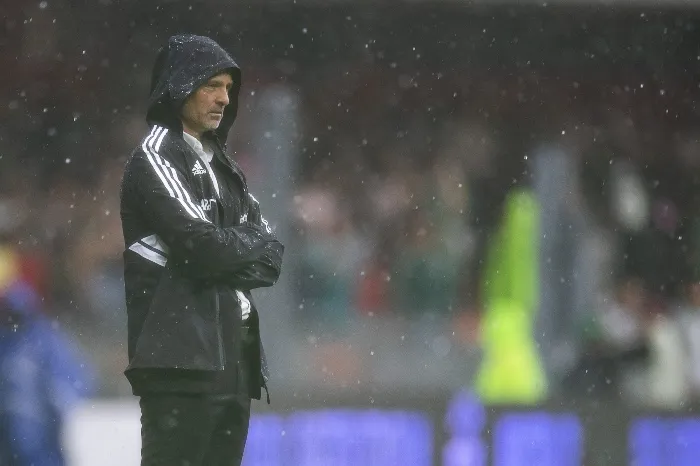 Diego Cocca durante un partido del Tri