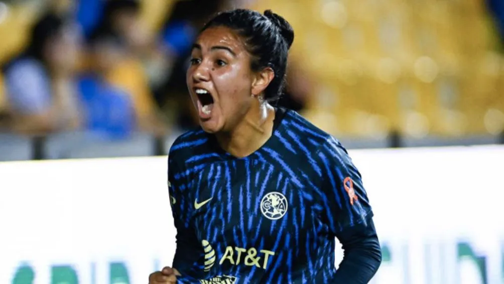 Cuevas celebrando un gol con América