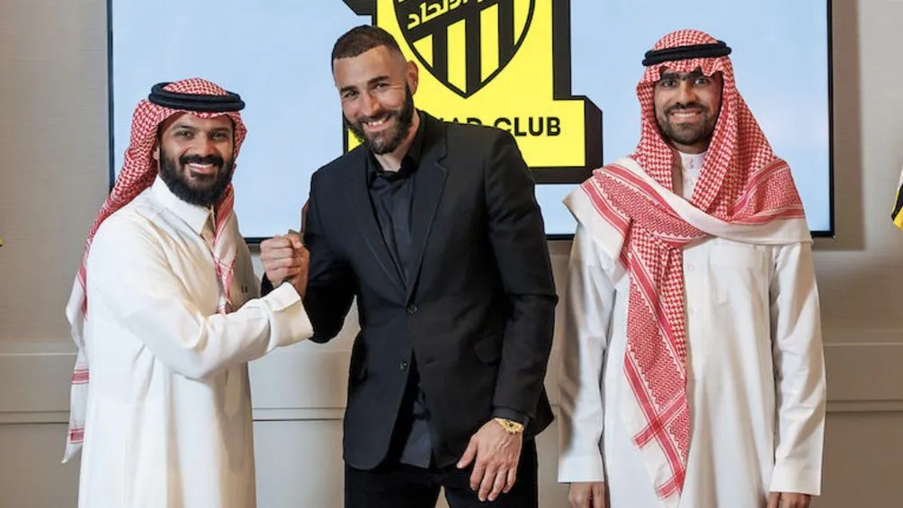 Benzema durante su presentación en Arabia Saudita