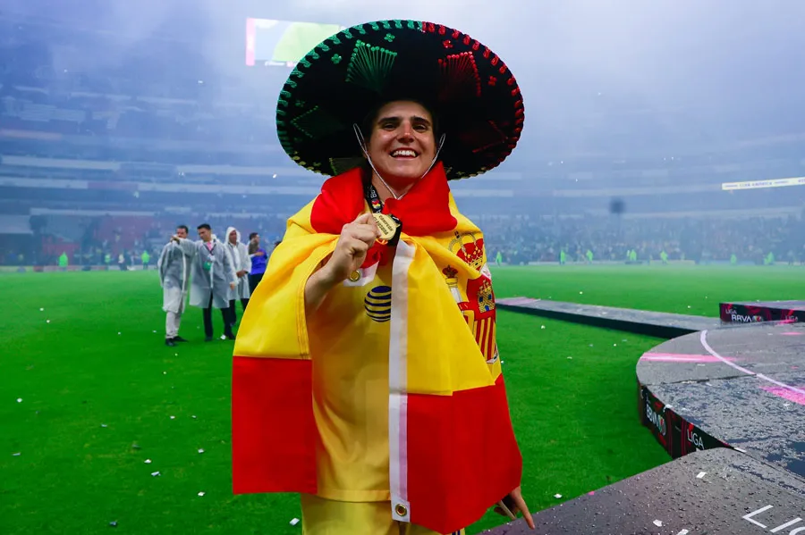 Pereira con su medalla de campeona