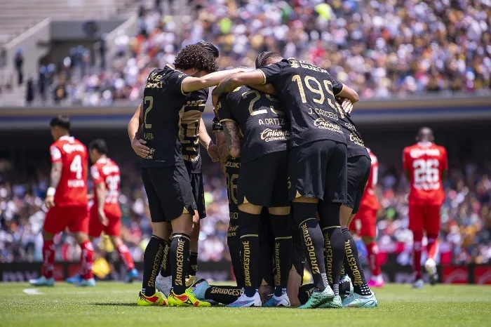 Pumas festeja un gol