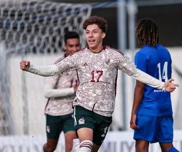 INSTAGRAM: @tornoimrevello El Tri inició con el pie derecho su participación