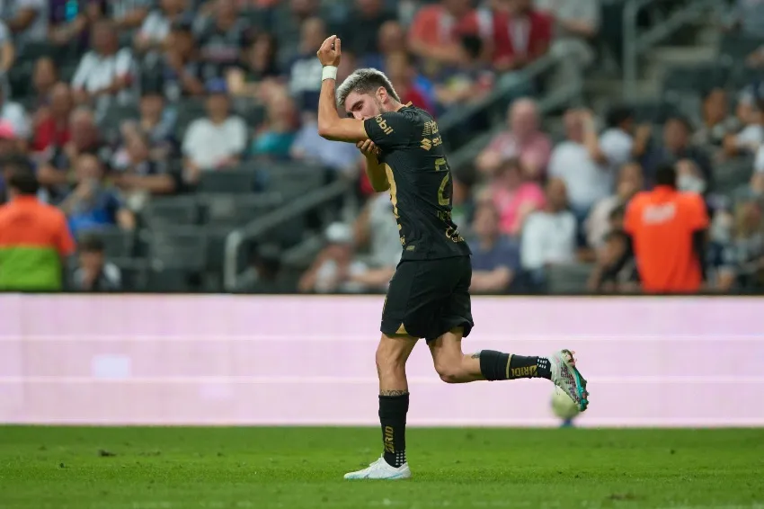 Tuti del Prete en un partido de Pumas