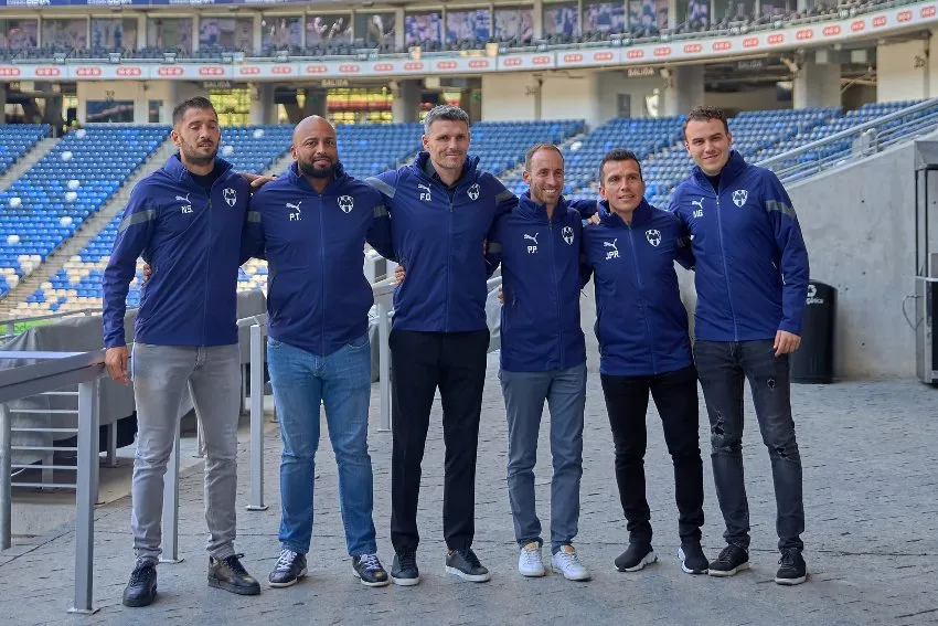 Tano Ortiz en su presentación con Rayados
