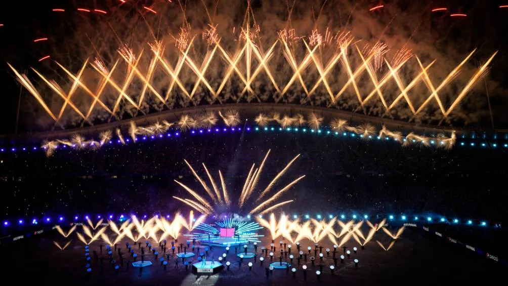 El show acabó con fuegos artificiales