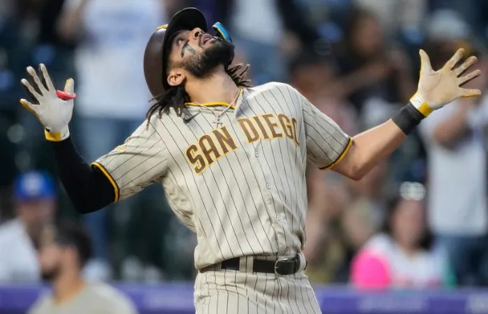 Fernando Tatis celebrando ante Rockies