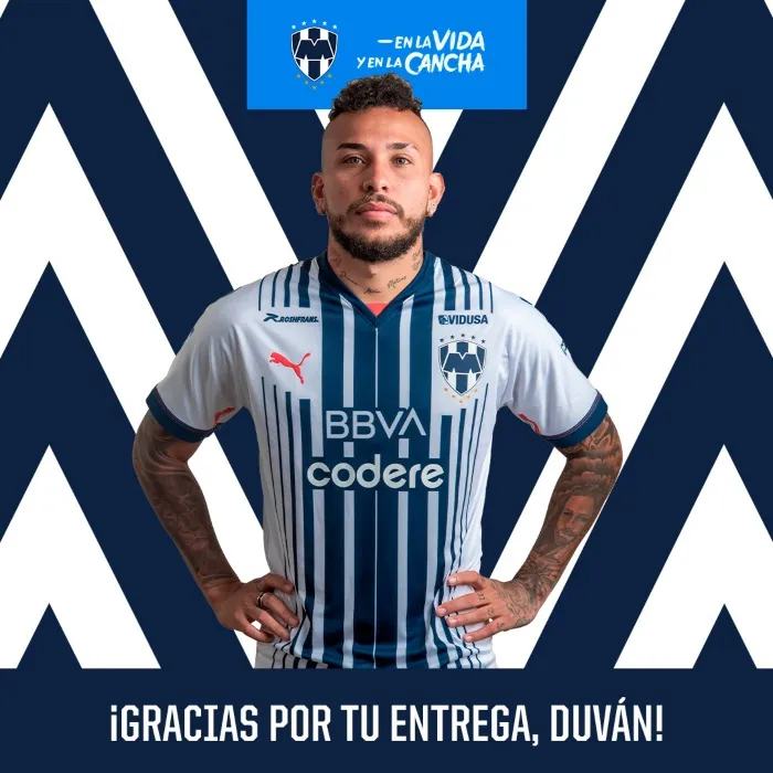 TWITTER @rayados Monterrey se despidió del jugador con esta foto