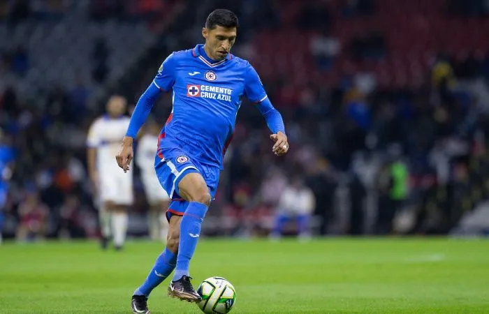 Jordan Silva jugando con Cruz Azul