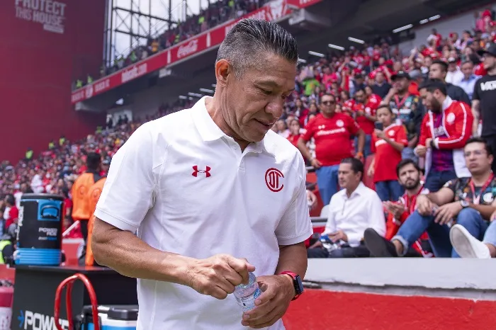 Ignacio Ambriz durante el Toluca vs Tigres