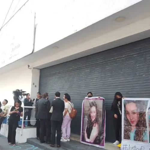 Familiares de Lesly Martínez manifestándose