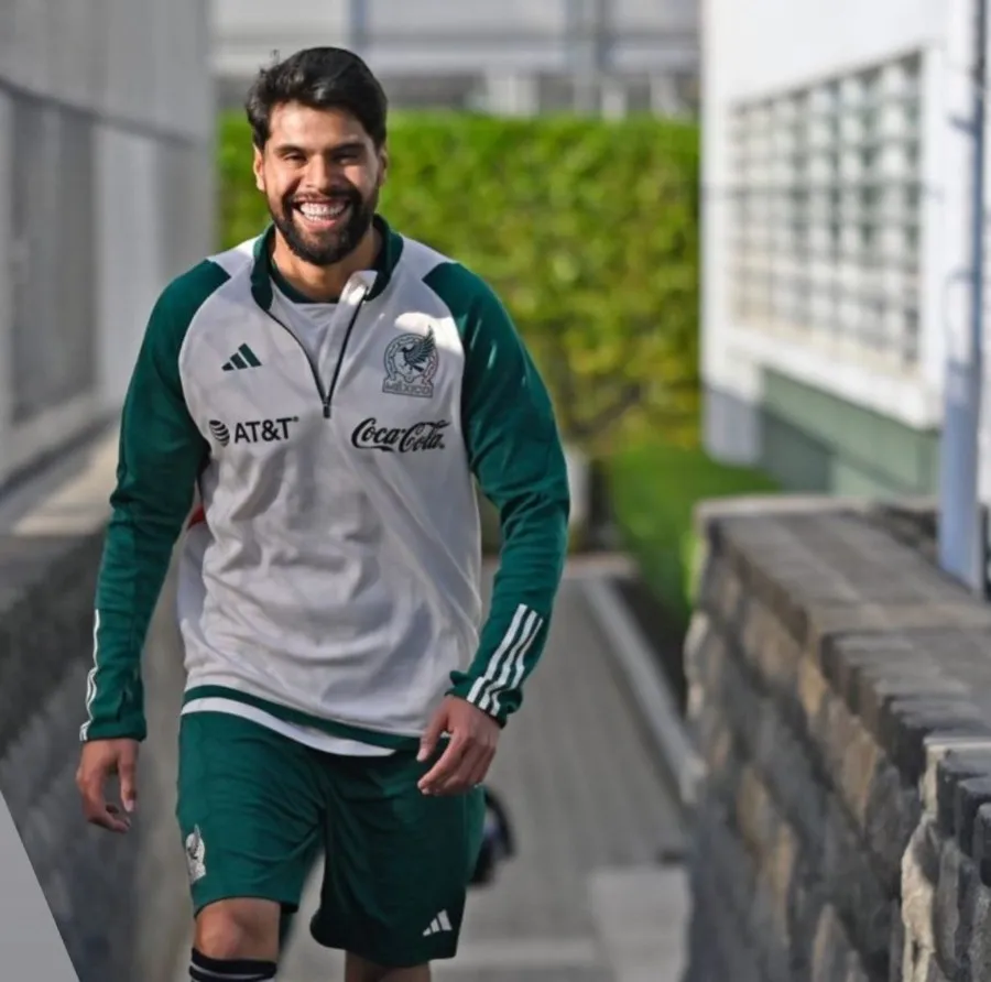 Néstor Araujo con la Selección Mexicana