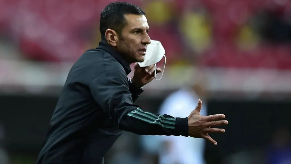 MEXSPORT Lozano durante un partido en Tokio 2021