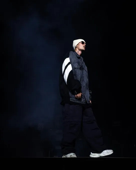 Justin Bieber cantando