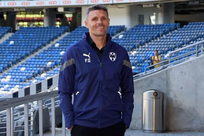 Tano Ortiz en su presentación con Monterrey