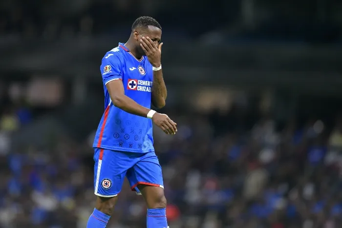 Michael Estrada durante el América vs Cruz Azul