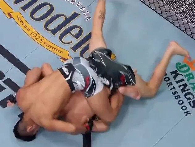 Kyung Ho Kang se le fue encima al mexicano