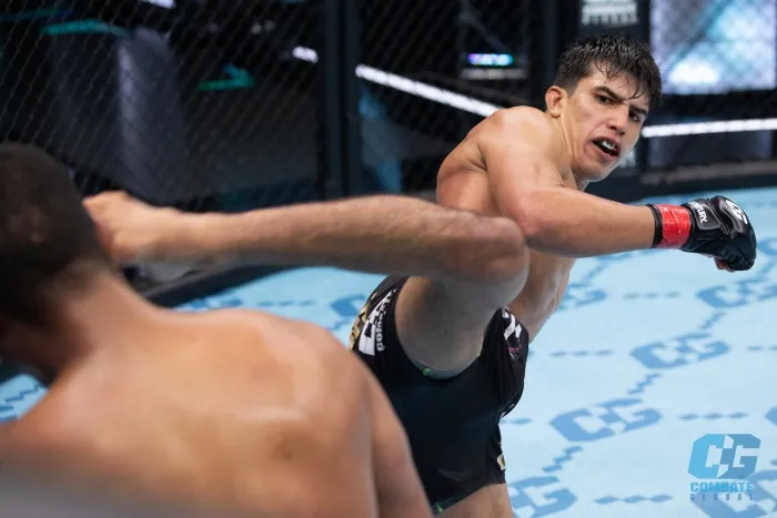 Cristian Pérez durante una pelea