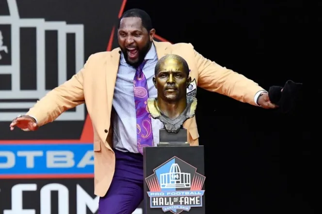 Ray Lewis es inducido al Salón de la Fama
